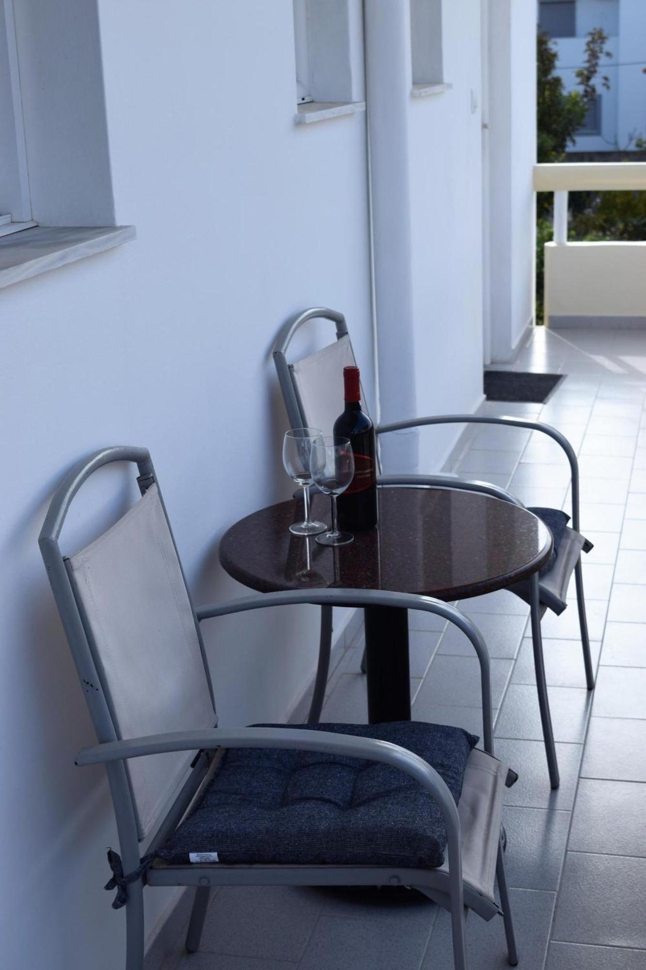 Lefteris Apartments In イアリソス エクステリア 写真