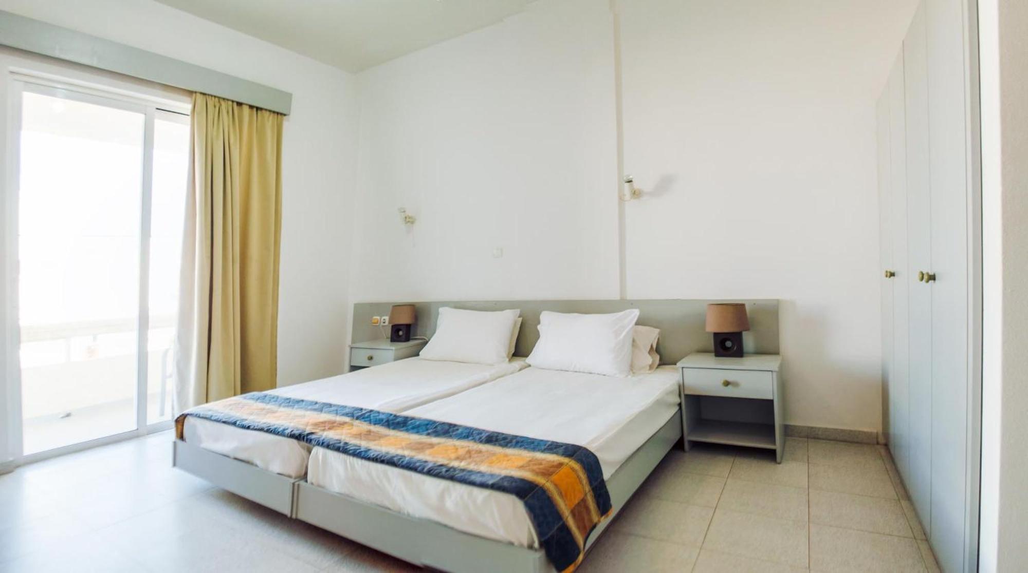 Lefteris Apartments In イアリソス エクステリア 写真