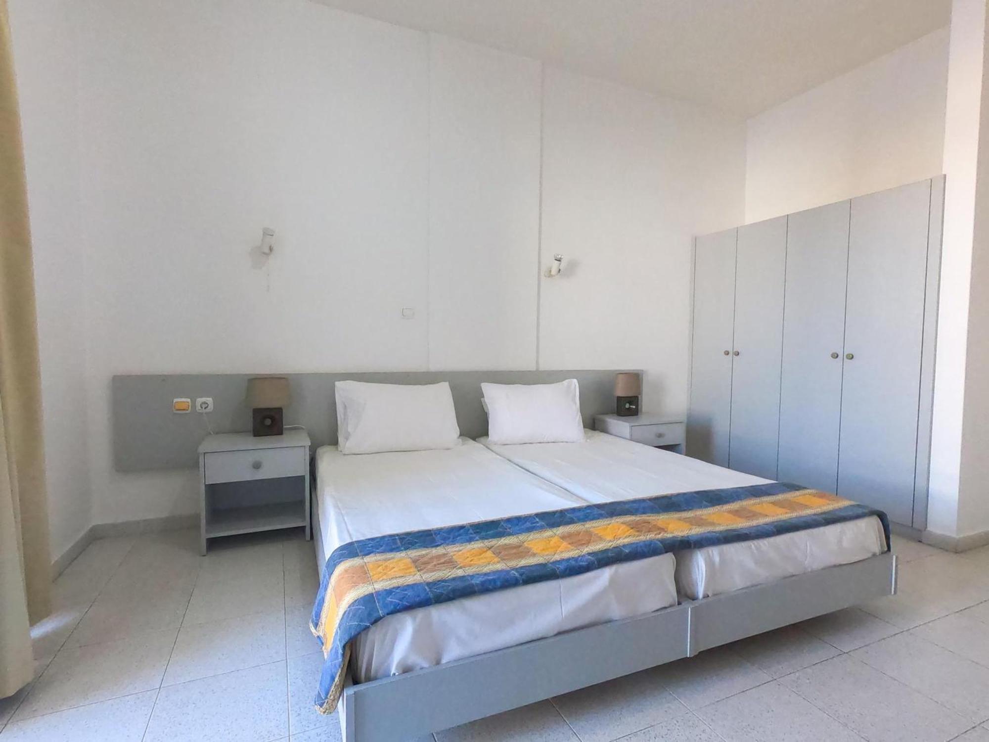 Lefteris Apartments In イアリソス エクステリア 写真