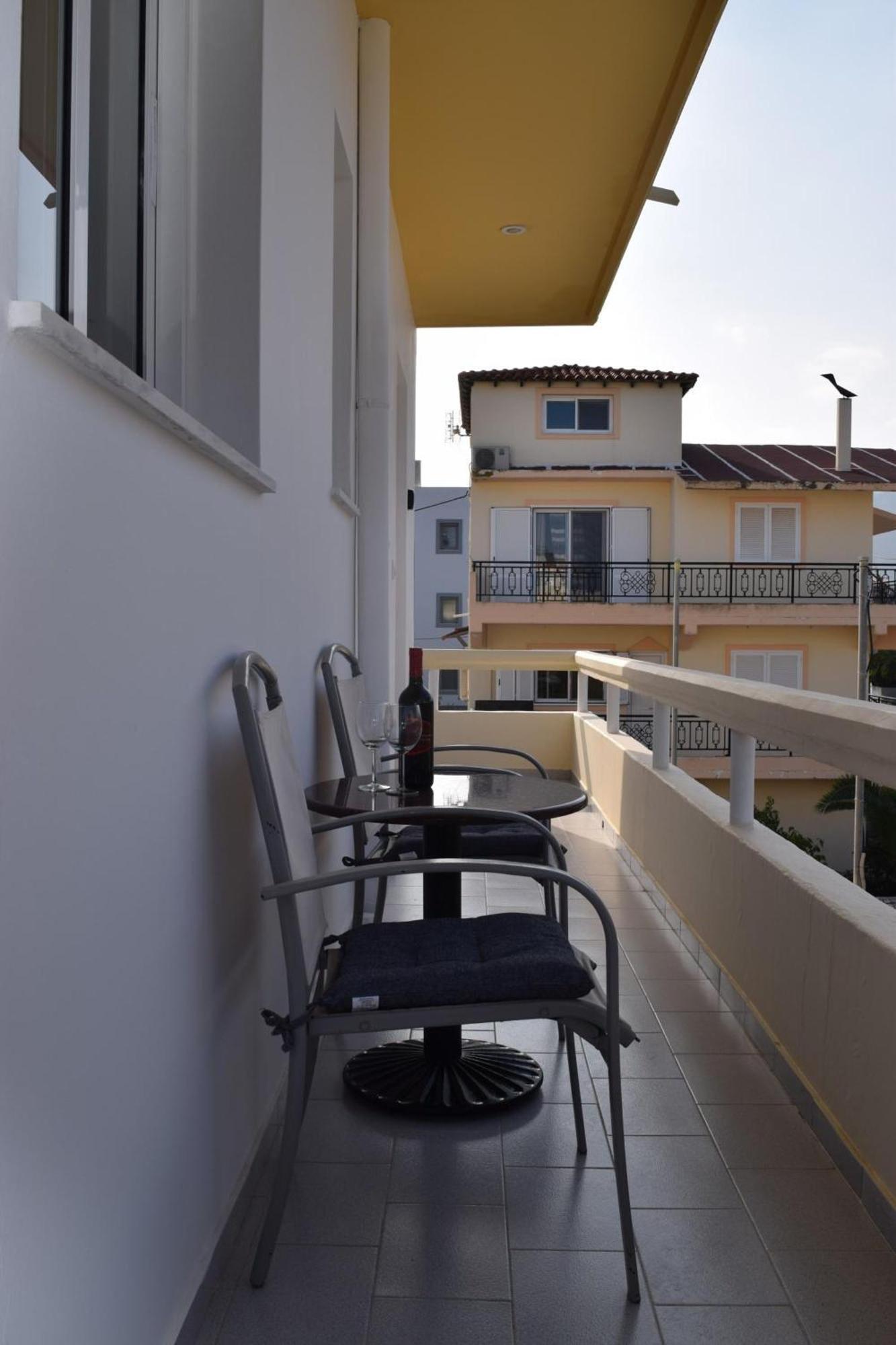 Lefteris Apartments In イアリソス エクステリア 写真
