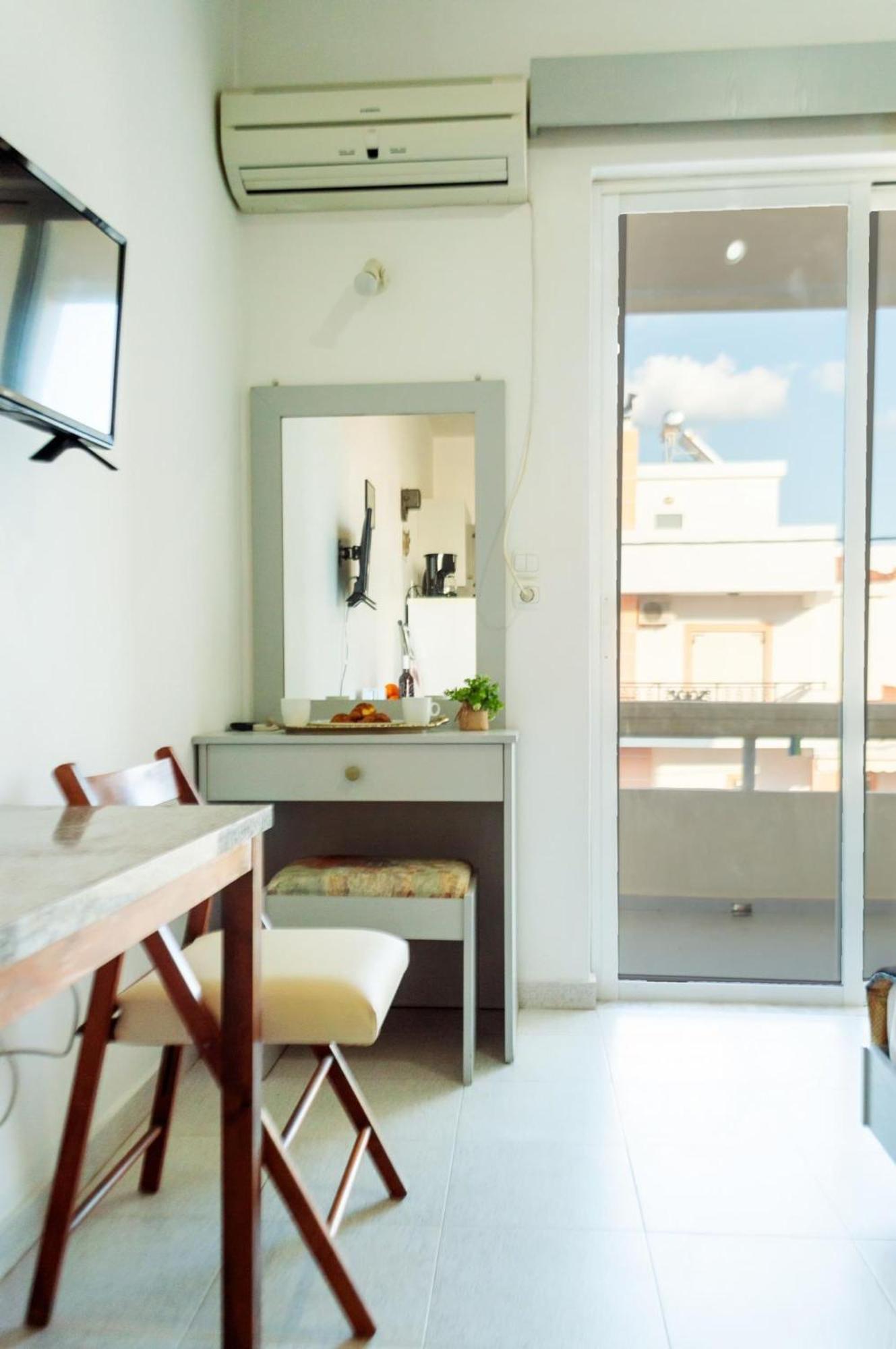 Lefteris Apartments In イアリソス エクステリア 写真