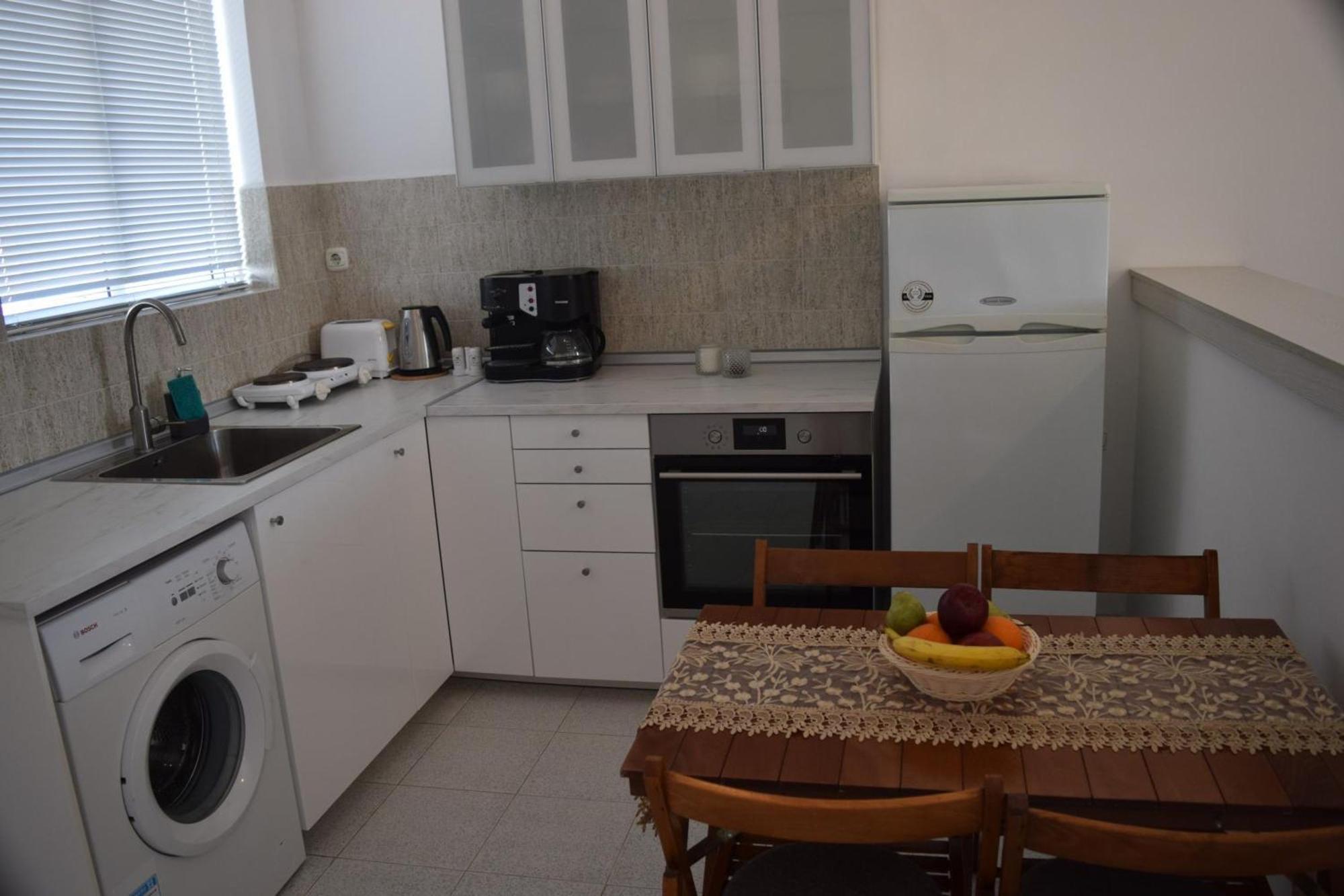 Lefteris Apartments In イアリソス エクステリア 写真