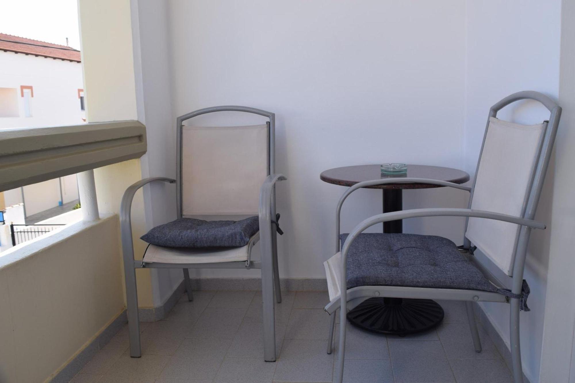 Lefteris Apartments In イアリソス エクステリア 写真