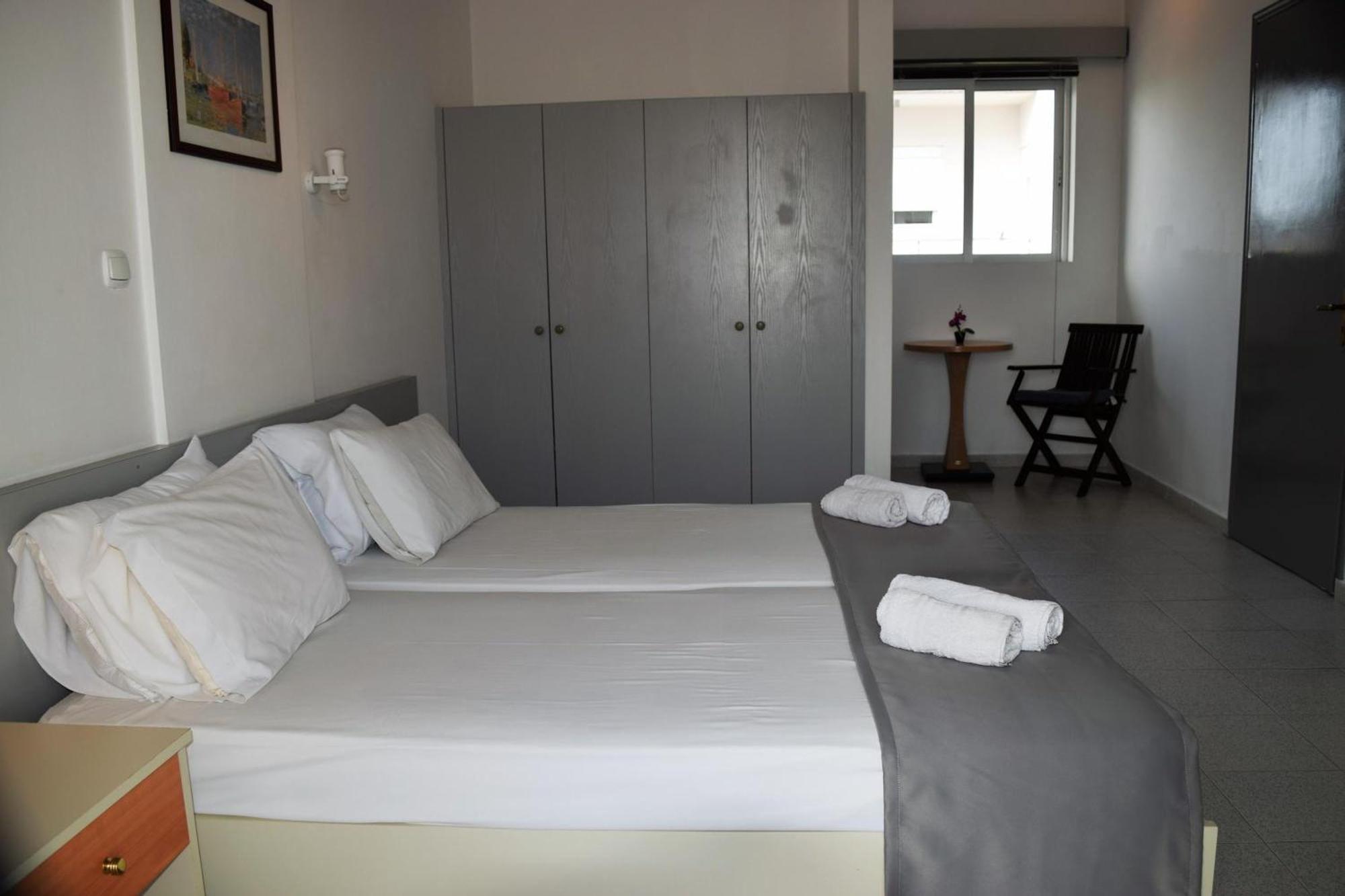 Lefteris Apartments In イアリソス エクステリア 写真