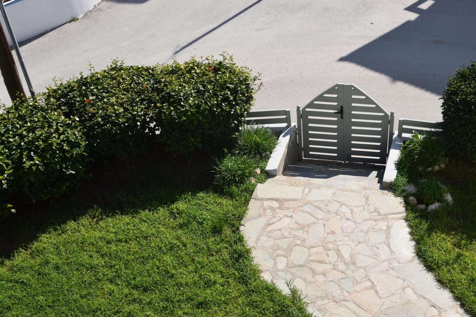 Lefteris Apartments In イアリソス エクステリア 写真